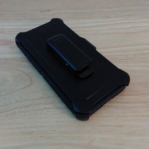 IPHONE 15 PRO MAX OTTER BOX W/ CLIP